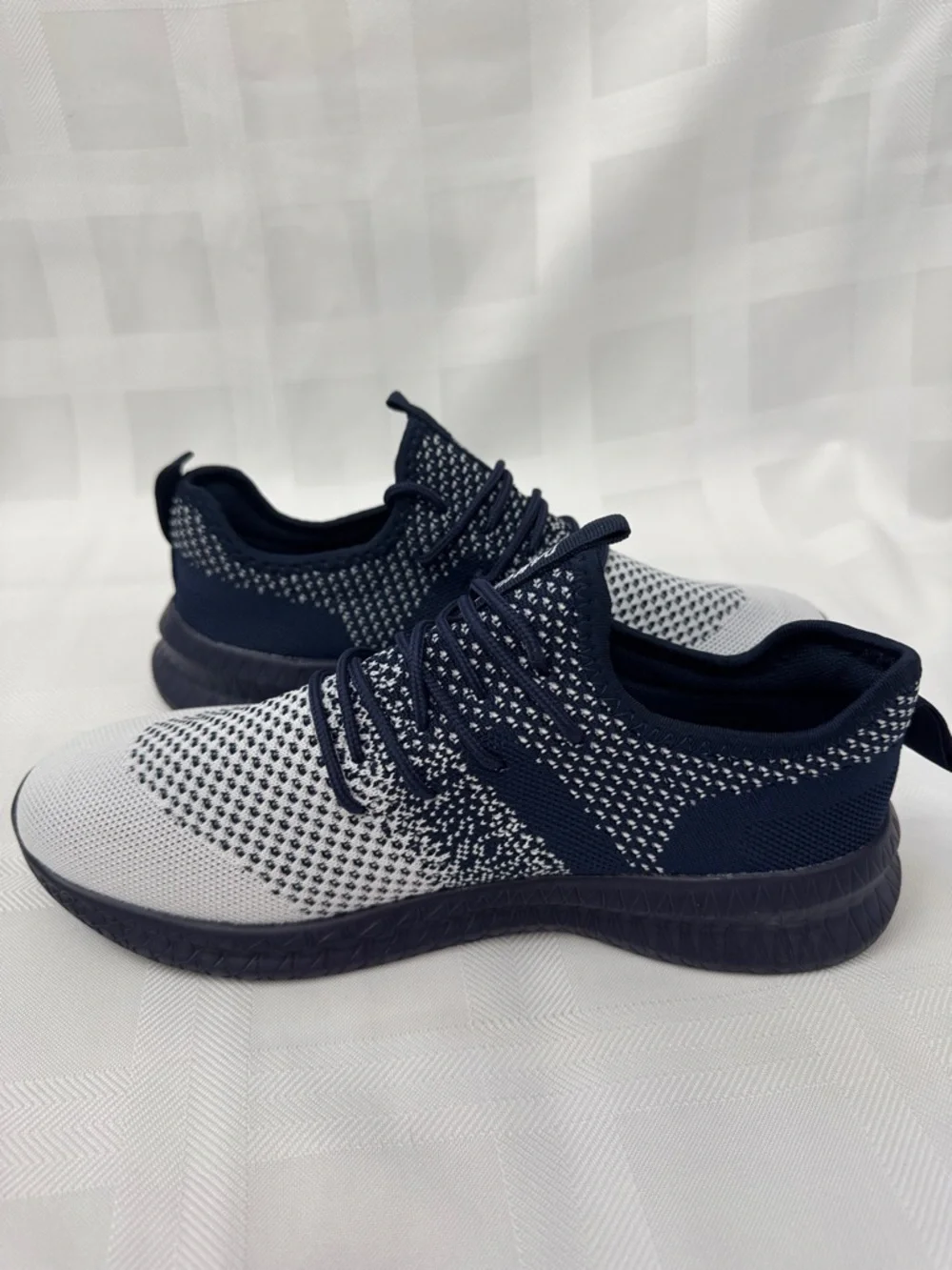 Men's Lightweight Knit Sneakers with Memory Foam - Navy & White